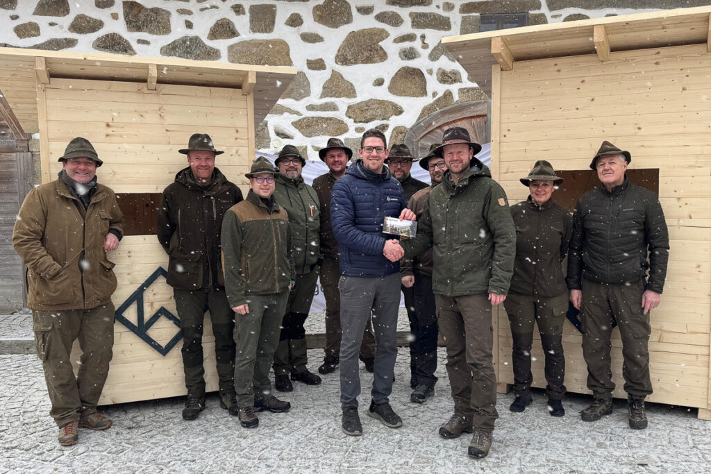 Übergabe von Kanzeln an JAgd Ottenschlag Übergabe von Kanzeln an JAgd Ottenschlag