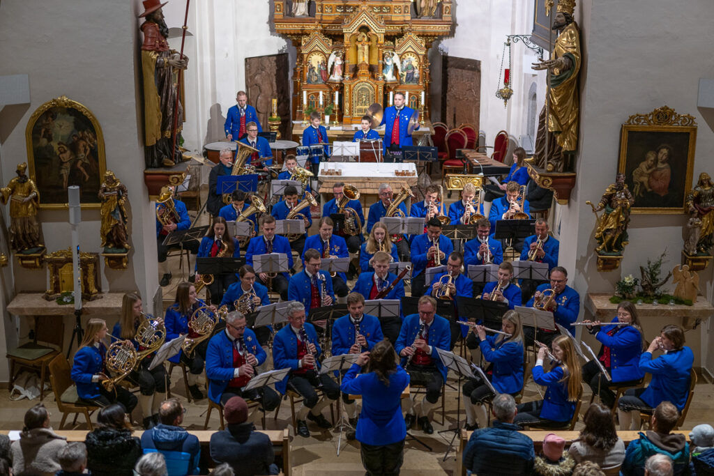 20251207_Kirchenkonzert MV Helfenberg_MG4878