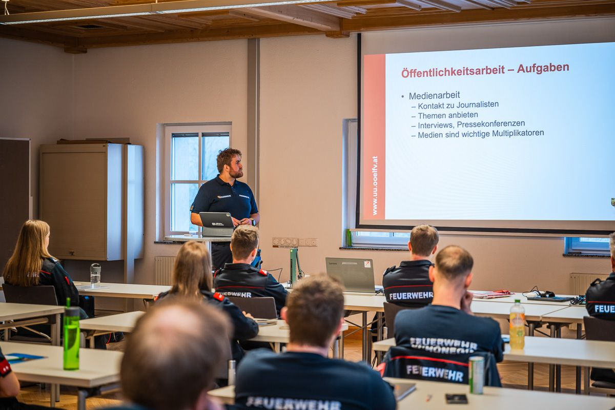 001_lehrgang-ffentlichkeitsarbeit_55085333091_o