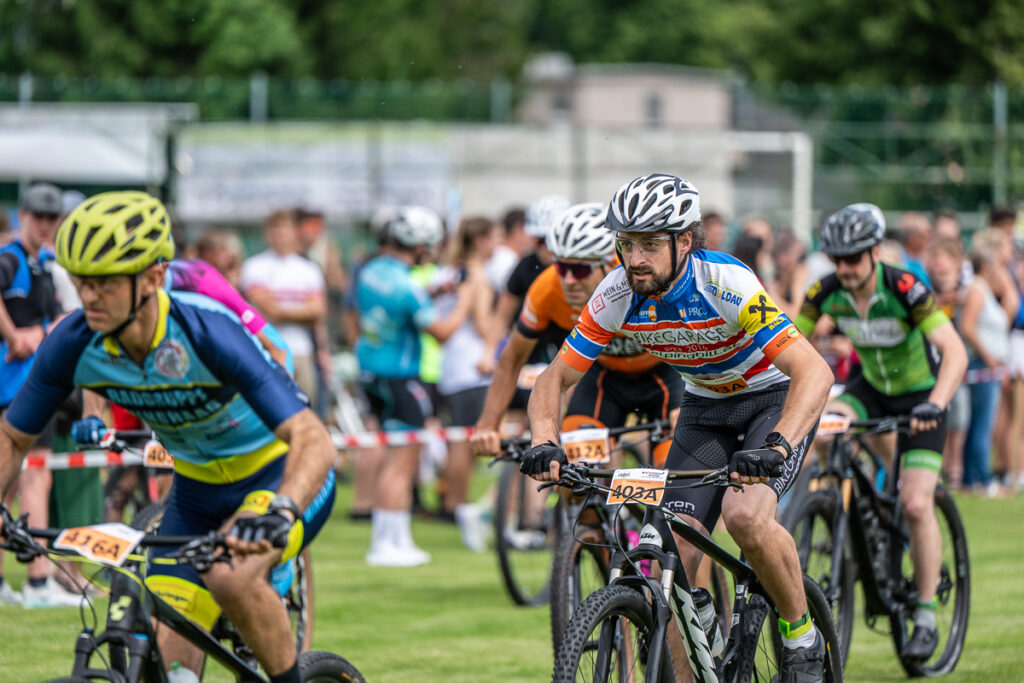 20260604_Hansberg Cross_DG3085